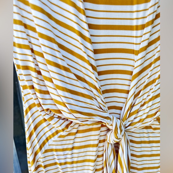 Altr’d state woman’s dress size medium - Picture 2 of 5